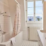 Bern, Perfect Located And Spacious