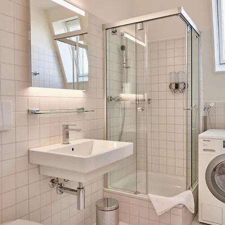 Bern, Perfect Located And Spacious * Bern